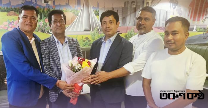 দুবাইয়ে বিদায়ী সংবর্ধনা: মোহাম্মদ আরিফুর রহমানের শেষ সন্ধ্যা। ছবি: দৈনিক তরুণ কণ্ঠ